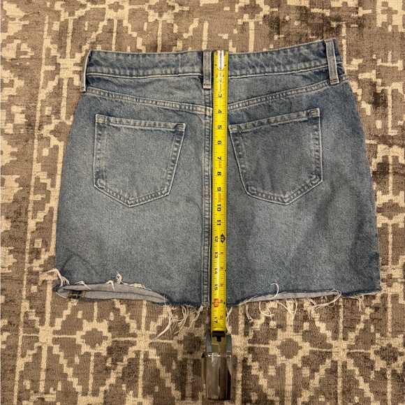 EUC Old Navy Denim Mini Skirt Raw Hem Distressed Blue Jean 100% Cotton - Picture 9 of 10